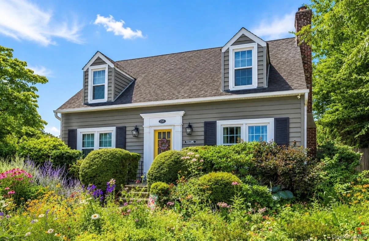 158 Wilson Avenue, North Hempstead, NY, 4 Bedrooms Bedrooms, 8 Rooms Rooms,2 BathroomsBathrooms,Residential,For Rent,Wilson,0,1025810 158 Wilson Avenue, North Hempstead, NY, 4 Bedrooms Bedrooms, 8 Rooms Rooms,2 BathroomsBathrooms,Residential,For Rent,Wilson,0,1025810