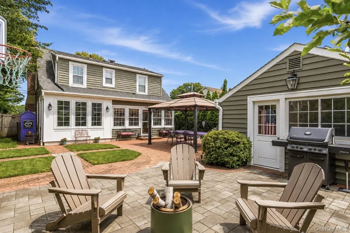158 Wilson Avenue, North Hempstead, NY, 4 Bedrooms Bedrooms, 8 Rooms Rooms,2 BathroomsBathrooms,Residential,For Rent,Wilson,0,1025810 158 Wilson Avenue, North Hempstead, NY, 4 Bedrooms Bedrooms, 8 Rooms Rooms,2 BathroomsBathrooms,Residential,For Rent,Wilson,0,1025810