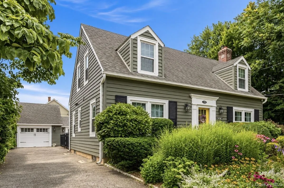 158 Wilson Avenue, North Hempstead, NY, 4 Bedrooms Bedrooms, 8 Rooms Rooms,2 BathroomsBathrooms,Residential,For Rent,Wilson,0,1025810 158 Wilson Avenue, North Hempstead, NY, 4 Bedrooms Bedrooms, 8 Rooms Rooms,2 BathroomsBathrooms,Residential,For Rent,Wilson,0,1025810