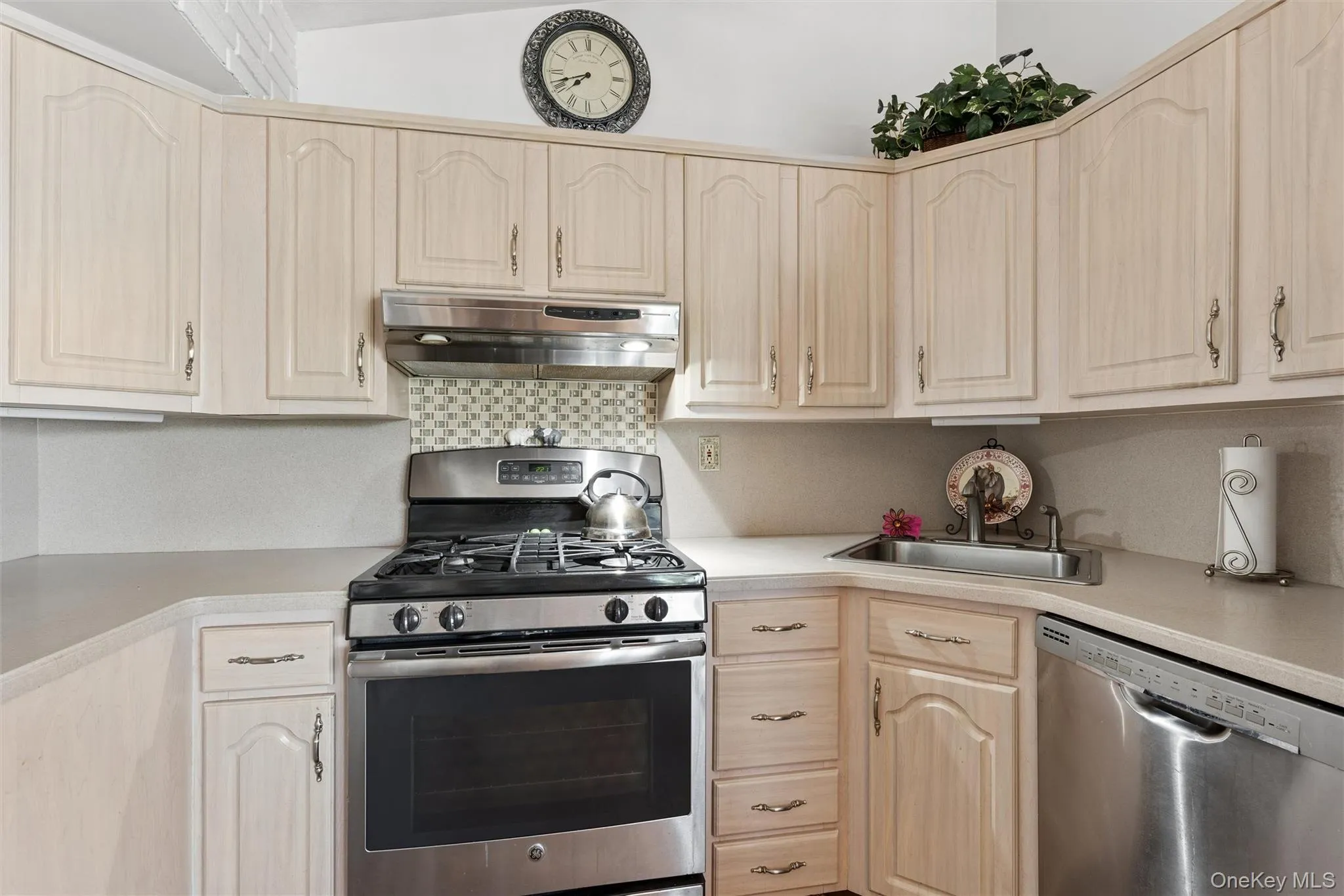 114 Miller Road, Oyster Bay, NY, 2 Bedrooms Bedrooms, 5 Rooms Rooms,2 BathroomsBathrooms,Residential,For Rent,Miller,0,1025821 114 Miller Road, Oyster Bay, NY, 2 Bedrooms Bedrooms, 5 Rooms Rooms,2 BathroomsBathrooms,Residential,For Rent,Miller,0,1025821
