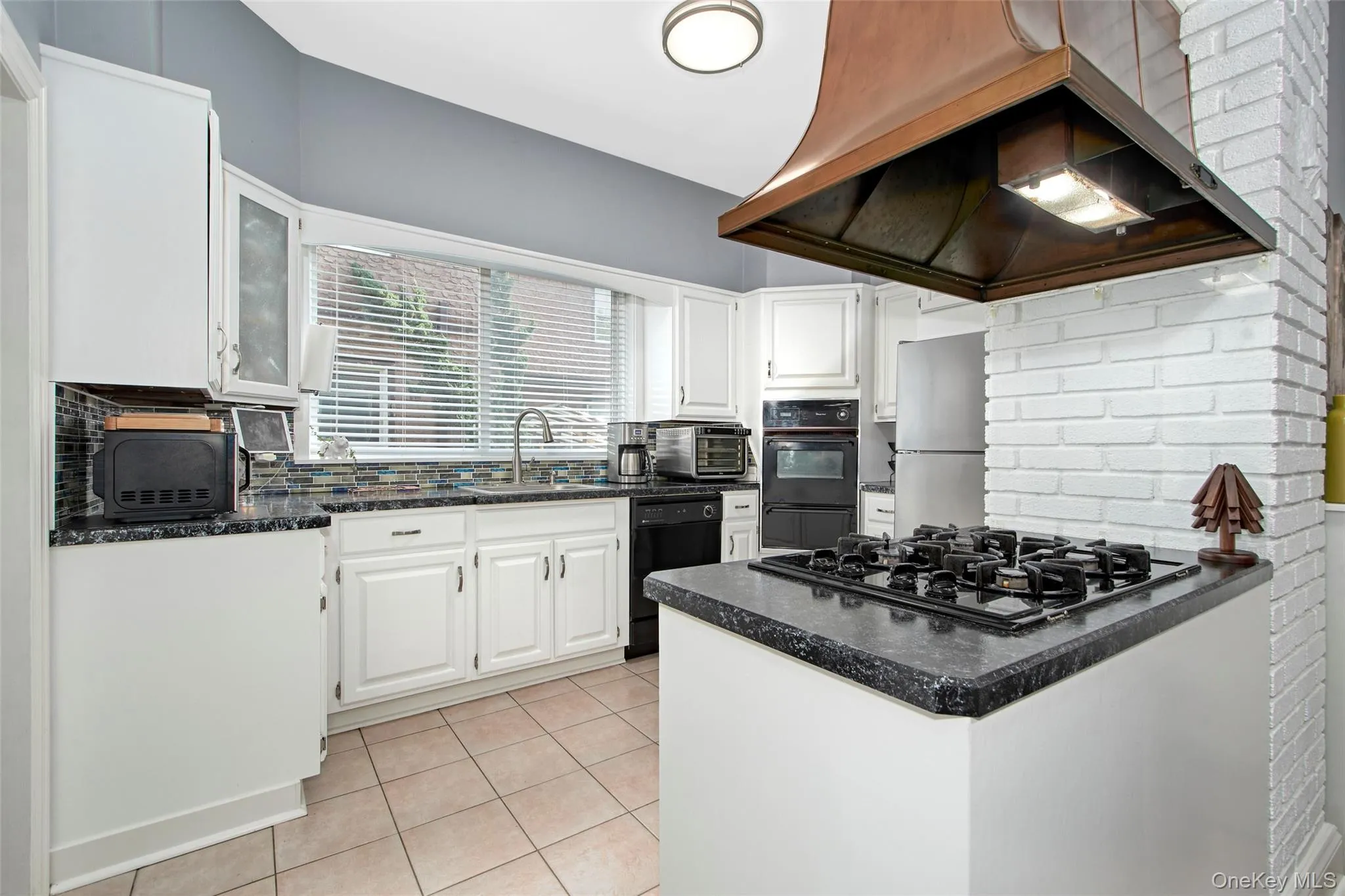 170 Trenchard Street, Yonkers, NY, 2 Bedrooms Bedrooms, 6 Rooms Rooms,1 BathroomBathrooms,Residential,For Rent,Trenchard,0,1025823 170 Trenchard Street, Yonkers, NY, 2 Bedrooms Bedrooms, 6 Rooms Rooms,1 BathroomBathrooms,Residential,For Rent,Trenchard,0,1025823
