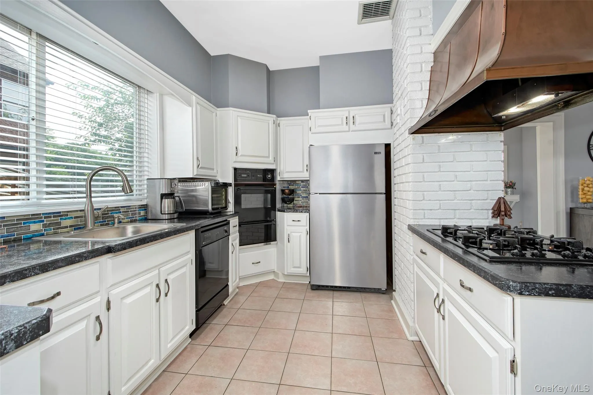 170 Trenchard Street, Yonkers, NY, 2 Bedrooms Bedrooms, 6 Rooms Rooms,1 BathroomBathrooms,Residential,For Rent,Trenchard,0,1025823 170 Trenchard Street, Yonkers, NY, 2 Bedrooms Bedrooms, 6 Rooms Rooms,1 BathroomBathrooms,Residential,For Rent,Trenchard,0,1025823