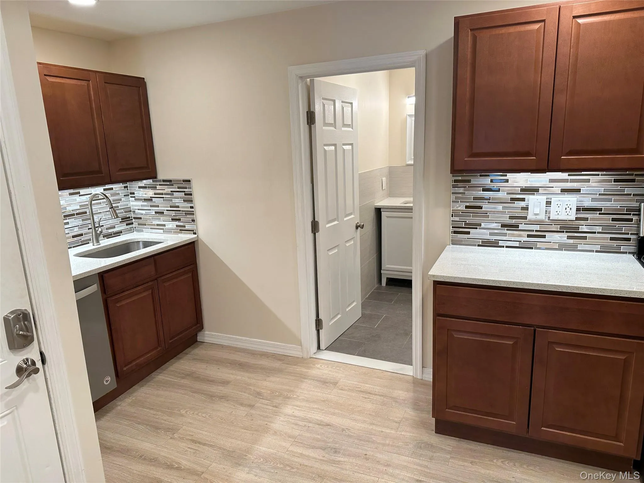 152 Saint James Street, Kingston, NY, 1 Room Rooms,1 BathroomBathrooms,Residential Lease,For Rent,Saint James,0,1025828 152 Saint James Street, Kingston, NY, 1 Room Rooms,1 BathroomBathrooms,Residential Lease,For Rent,Saint James,0,1025828
