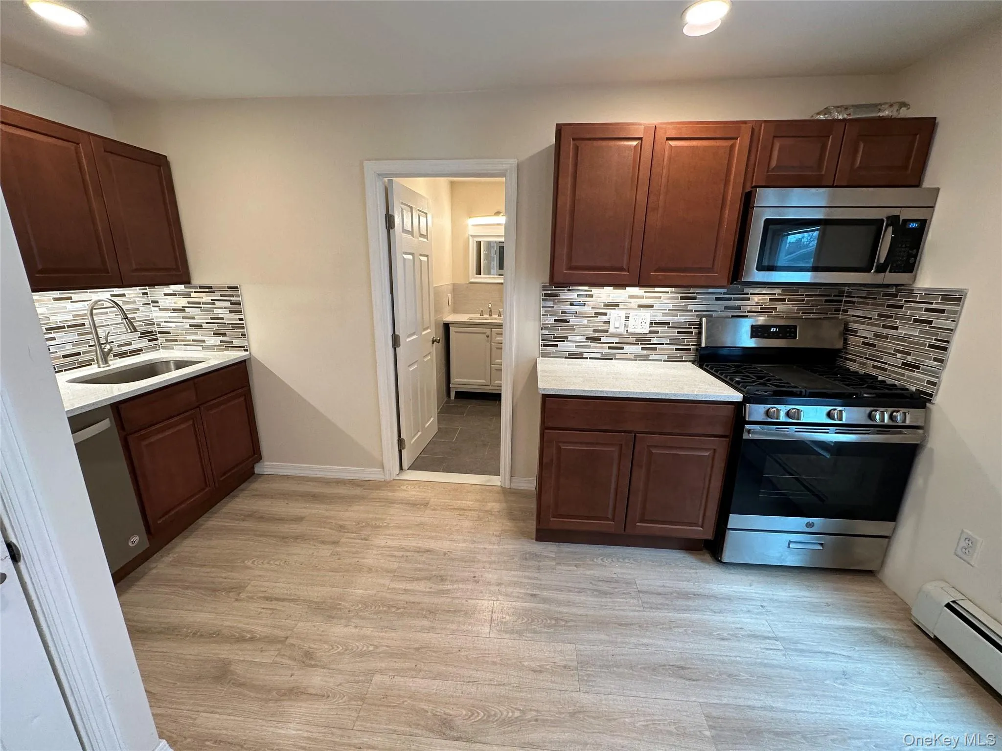 152 Saint James Street, Kingston, NY, 1 Room Rooms,1 BathroomBathrooms,Residential Lease,For Rent,Saint James,0,1025828 152 Saint James Street, Kingston, NY, 1 Room Rooms,1 BathroomBathrooms,Residential Lease,For Rent,Saint James,0,1025828