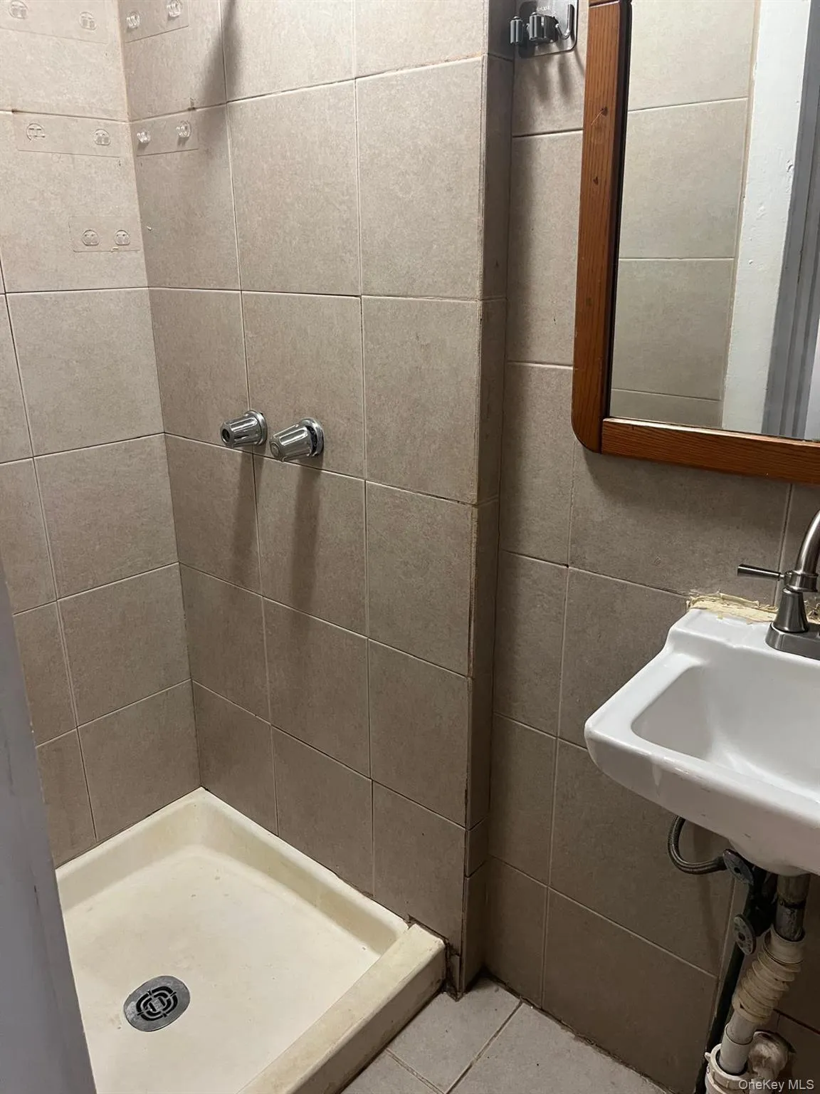 9324 207th Street, New York, NY, 4 Bedrooms Bedrooms, 8 Rooms Rooms,2 BathroomsBathrooms,Residential Lease,For Rent,207th,0,1025830 9324 207th Street, New York, NY, 4 Bedrooms Bedrooms, 8 Rooms Rooms,2 BathroomsBathrooms,Residential Lease,For Rent,207th,0,1025830