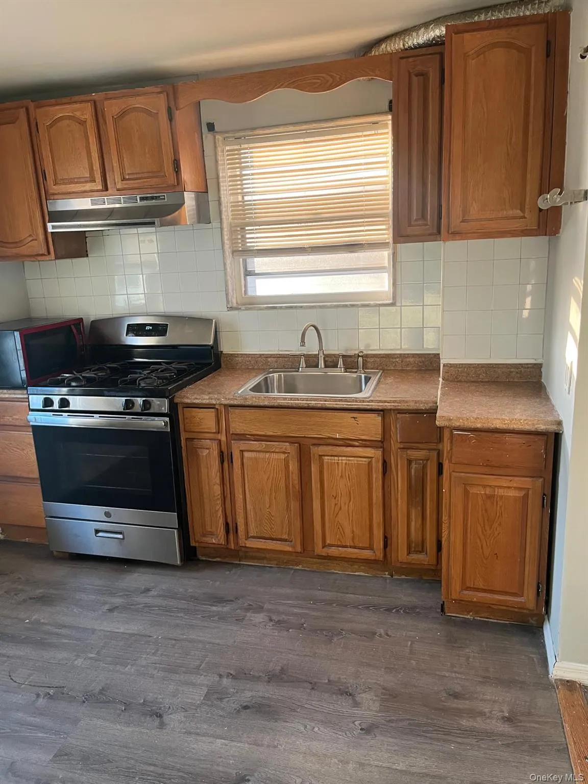 9324 207th Street, New York, NY, 4 Bedrooms Bedrooms, 8 Rooms Rooms,2 BathroomsBathrooms,Residential Lease,For Rent,207th,0,1025830 9324 207th Street, New York, NY, 4 Bedrooms Bedrooms, 8 Rooms Rooms,2 BathroomsBathrooms,Residential Lease,For Rent,207th,0,1025830