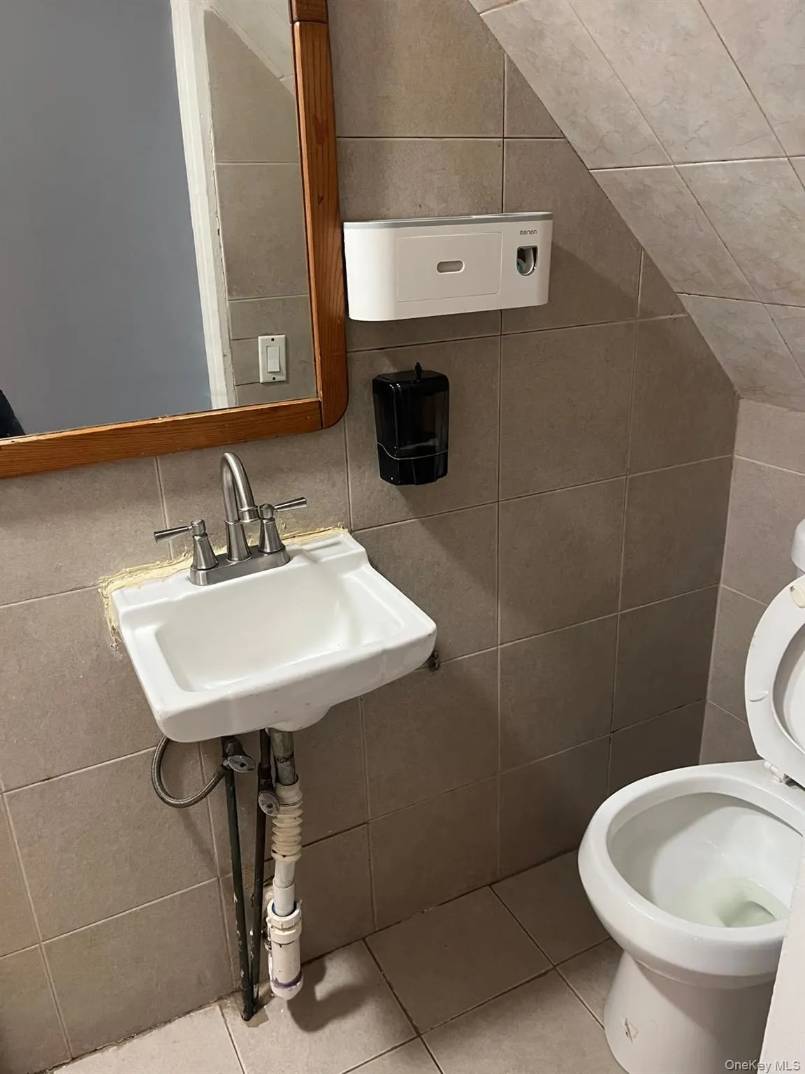 9324 207th Street, New York, NY, 4 Bedrooms Bedrooms, 8 Rooms Rooms,2 BathroomsBathrooms,Residential Lease,For Rent,207th,0,1025830 9324 207th Street, New York, NY, 4 Bedrooms Bedrooms, 8 Rooms Rooms,2 BathroomsBathrooms,Residential Lease,For Rent,207th,0,1025830