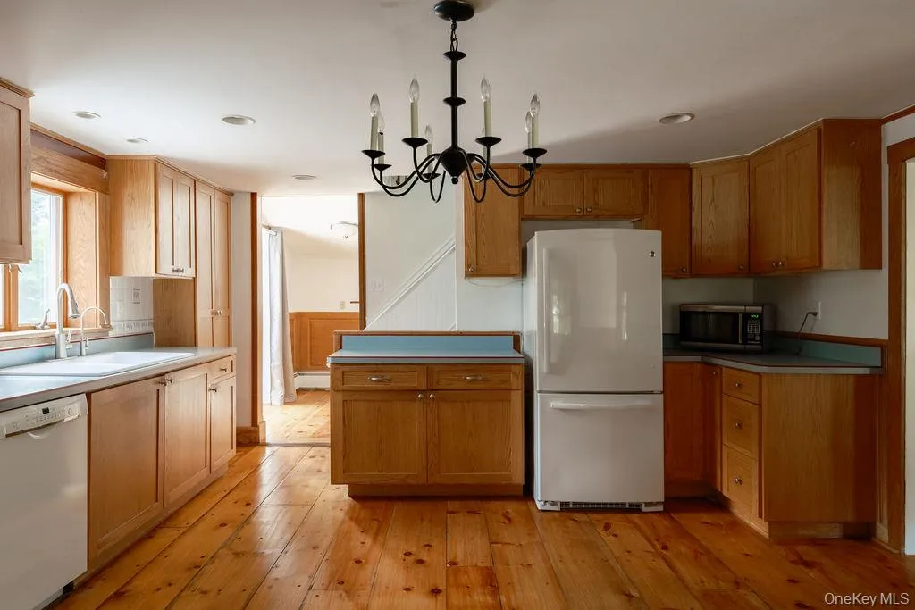 2327 Salt Point Turnpike, Clinton, NY, 5 Bedrooms Bedrooms, 13 Rooms Rooms,3 BathroomsBathrooms,Residential,For Rent,Salt Point,0,1025832 2327 Salt Point Turnpike, Clinton, NY, 5 Bedrooms Bedrooms, 13 Rooms Rooms,3 BathroomsBathrooms,Residential,For Rent,Salt Point,0,1025832