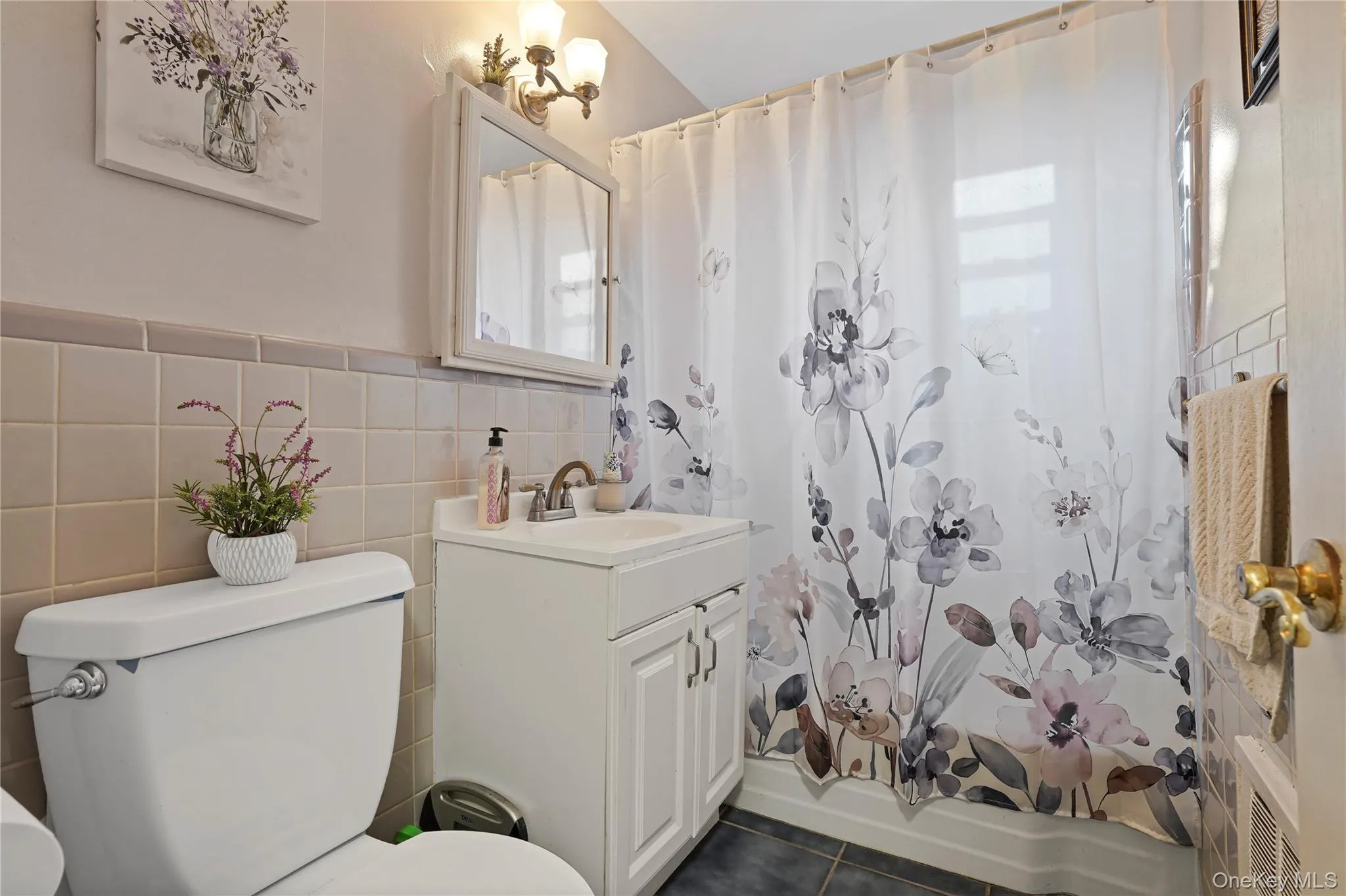 13729 81st Street, New York, NY, 3 Bedrooms Bedrooms, 6 Rooms Rooms,2 BathroomsBathrooms,Residential Lease,For Rent,81st,0,1025834 13729 81st Street, New York, NY, 3 Bedrooms Bedrooms, 6 Rooms Rooms,2 BathroomsBathrooms,Residential Lease,For Rent,81st,0,1025834
