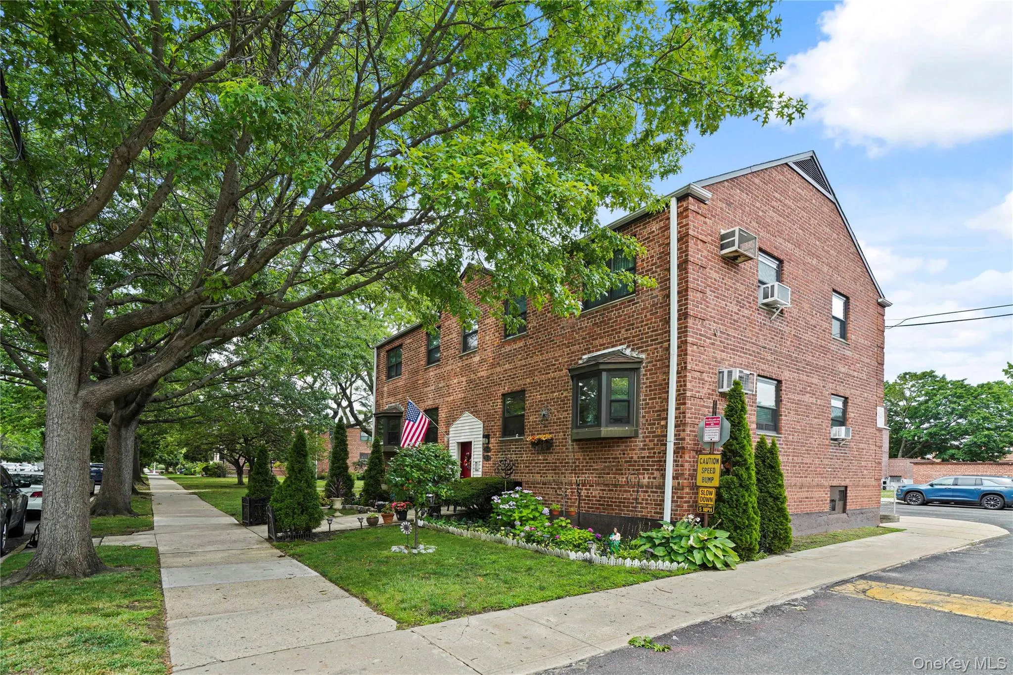 13729 81st Street, New York, NY, 3 Bedrooms Bedrooms, 6 Rooms Rooms,2 BathroomsBathrooms,Residential Lease,For Rent,81st,0,1025834 13729 81st Street, New York, NY, 3 Bedrooms Bedrooms, 6 Rooms Rooms,2 BathroomsBathrooms,Residential Lease,For Rent,81st,0,1025834