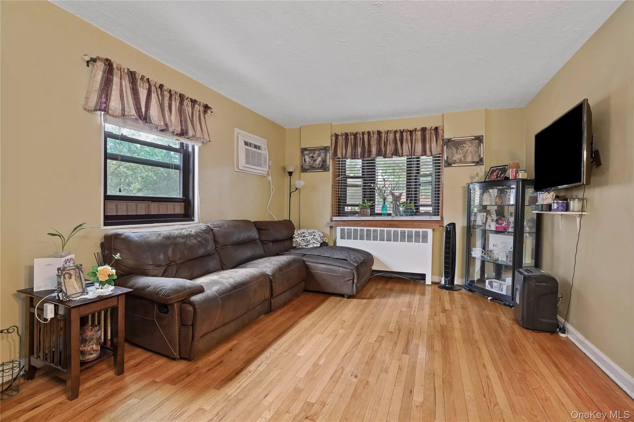 13729 81st Street, New York, NY, 3 Bedrooms Bedrooms, 6 Rooms Rooms,2 BathroomsBathrooms,Residential Lease,For Rent,81st,0,1025834 13729 81st Street, New York, NY, 3 Bedrooms Bedrooms, 6 Rooms Rooms,2 BathroomsBathrooms,Residential Lease,For Rent,81st,0,1025834