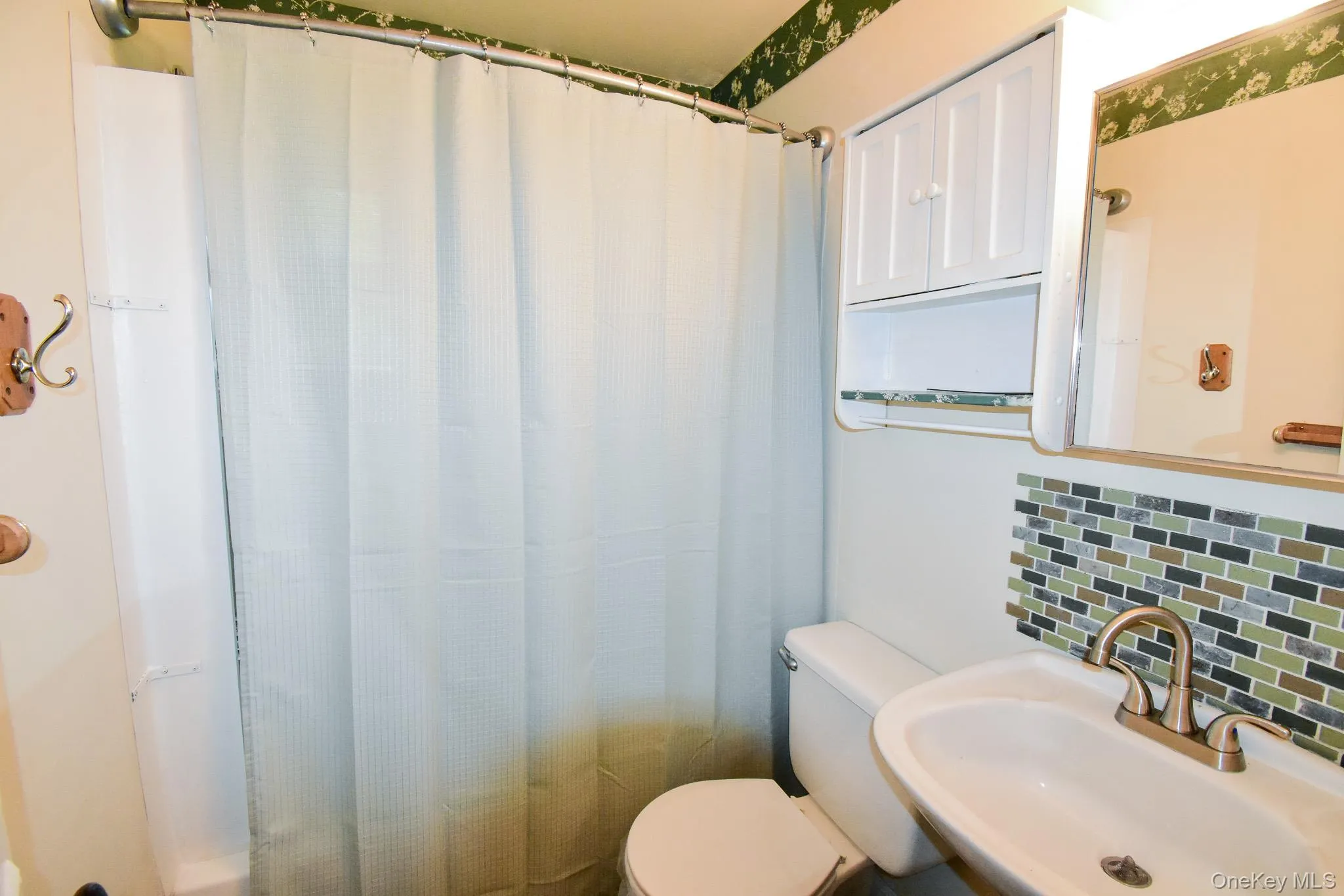 376 Terryville Road, Brookhaven, NY, 1 Bedroom Bedrooms, 4 Rooms Rooms,1 BathroomBathrooms,Residential Lease,For Rent,Terryville,0,1025835 376 Terryville Road, Brookhaven, NY, 1 Bedroom Bedrooms, 4 Rooms Rooms,1 BathroomBathrooms,Residential Lease,For Rent,Terryville,0,1025835