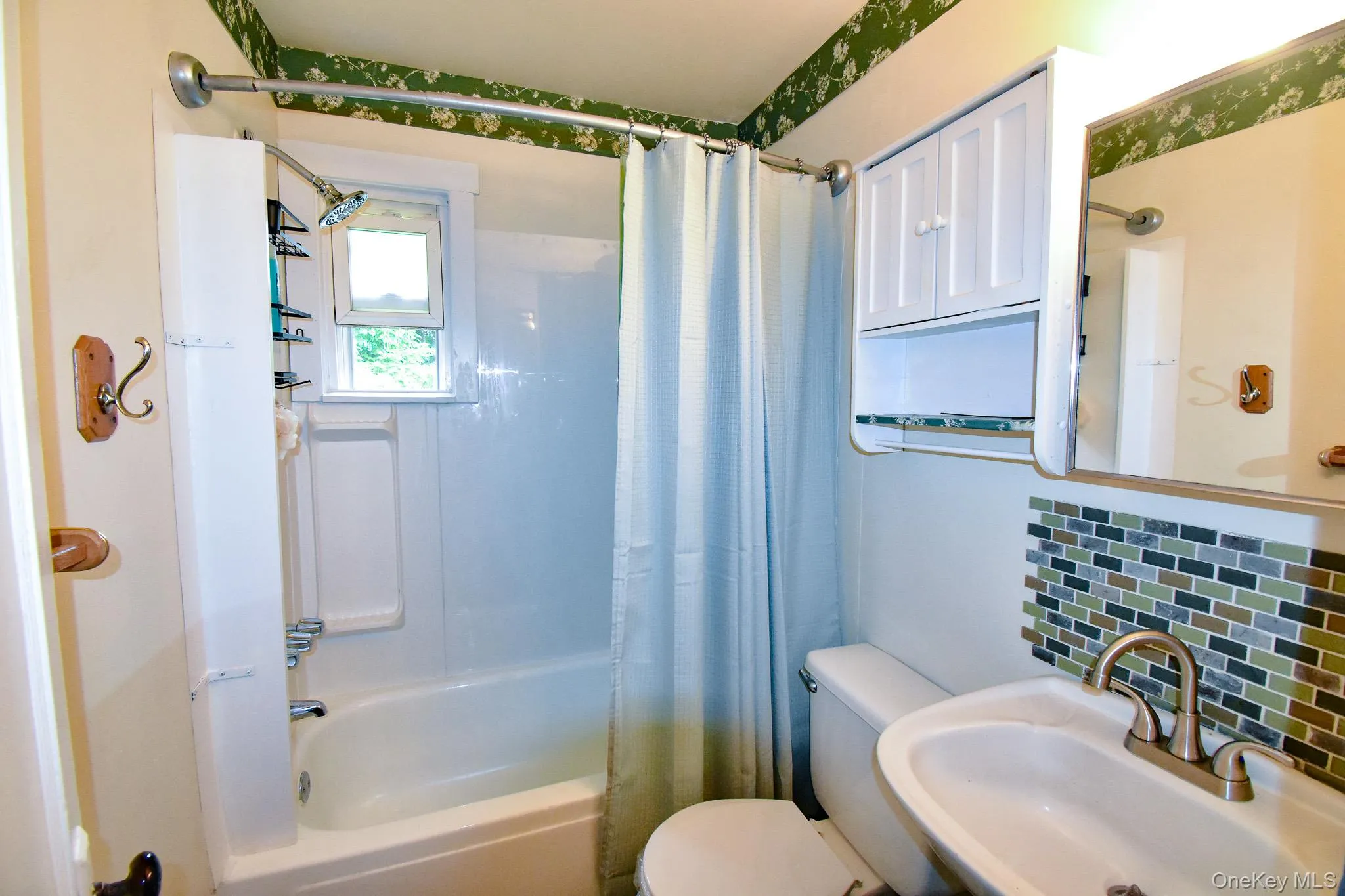 376 Terryville Road, Brookhaven, NY, 1 Bedroom Bedrooms, 4 Rooms Rooms,1 BathroomBathrooms,Residential Lease,For Rent,Terryville,0,1025835 376 Terryville Road, Brookhaven, NY, 1 Bedroom Bedrooms, 4 Rooms Rooms,1 BathroomBathrooms,Residential Lease,For Rent,Terryville,0,1025835
