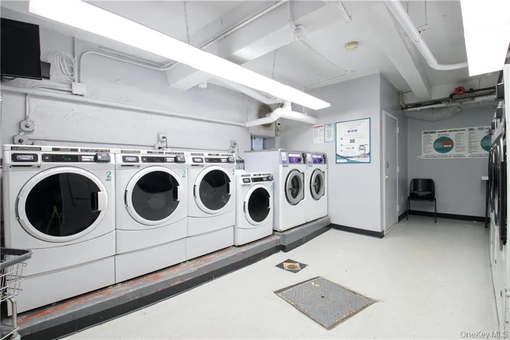 5620 Netherland Avenue, New York, NY, 1 Bedroom Bedrooms, 4 Rooms Rooms,1 BathroomBathrooms,Residential,For Rent,Netherland,0,1025840 5620 Netherland Avenue, New York, NY, 1 Bedroom Bedrooms, 4 Rooms Rooms,1 BathroomBathrooms,Residential,For Rent,Netherland,0,1025840