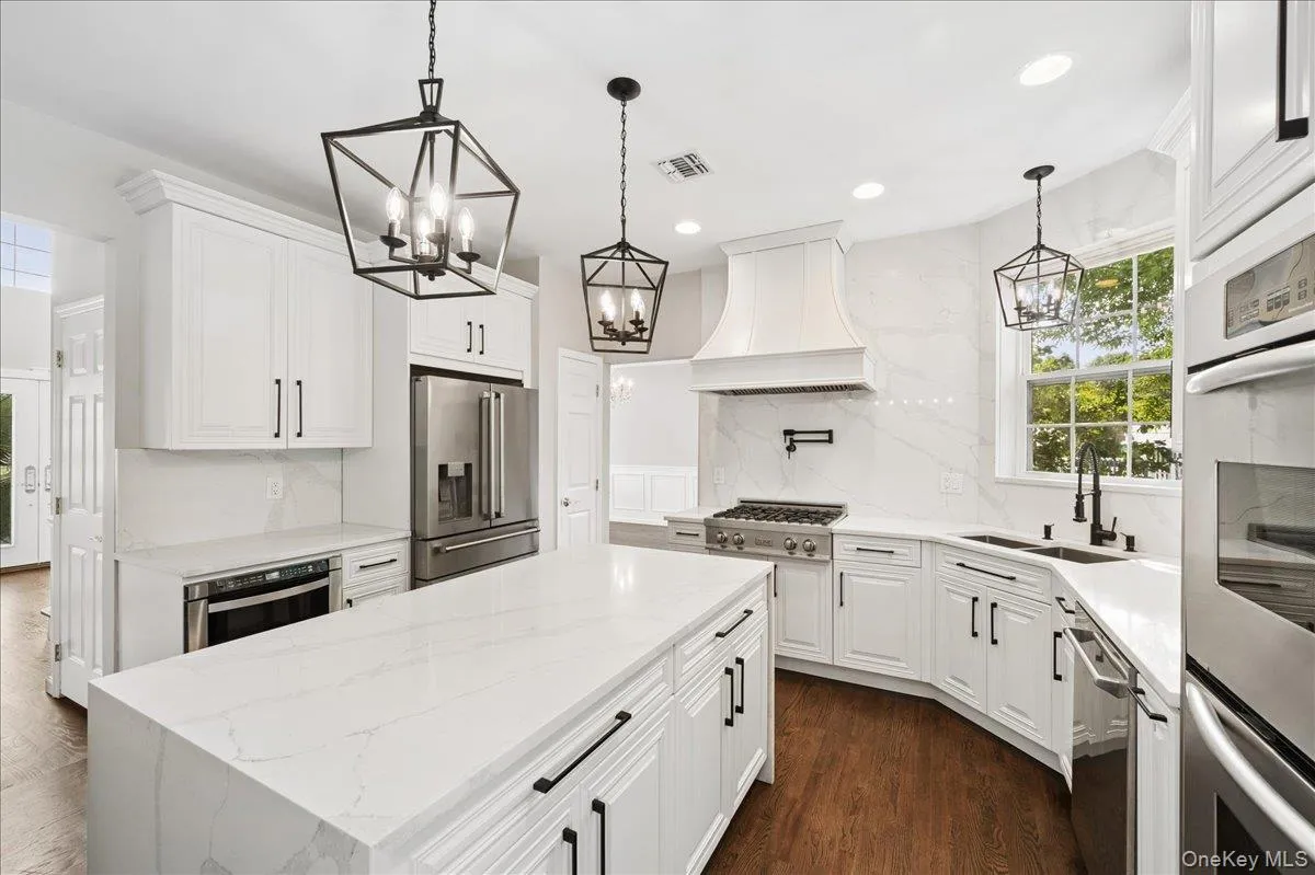 6 Arborvitae Lane, Brookhaven, NY, 5 Bedrooms Bedrooms, 10 Rooms Rooms,2 BathroomsBathrooms,Residential,For Rent,Arborvitae,0,1025846 6 Arborvitae Lane, Brookhaven, NY, 5 Bedrooms Bedrooms, 10 Rooms Rooms,2 BathroomsBathrooms,Residential,For Rent,Arborvitae,0,1025846