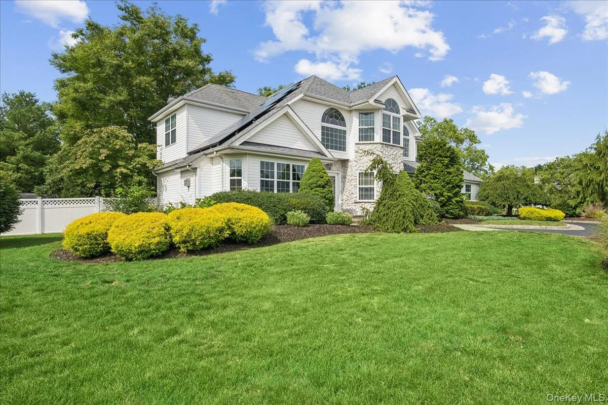 6 Arborvitae Lane, Brookhaven, NY, 5 Bedrooms Bedrooms, 10 Rooms Rooms,2 BathroomsBathrooms,Residential,For Rent,Arborvitae,0,1025846 6 Arborvitae Lane, Brookhaven, NY, 5 Bedrooms Bedrooms, 10 Rooms Rooms,2 BathroomsBathrooms,Residential,For Rent,Arborvitae,0,1025846