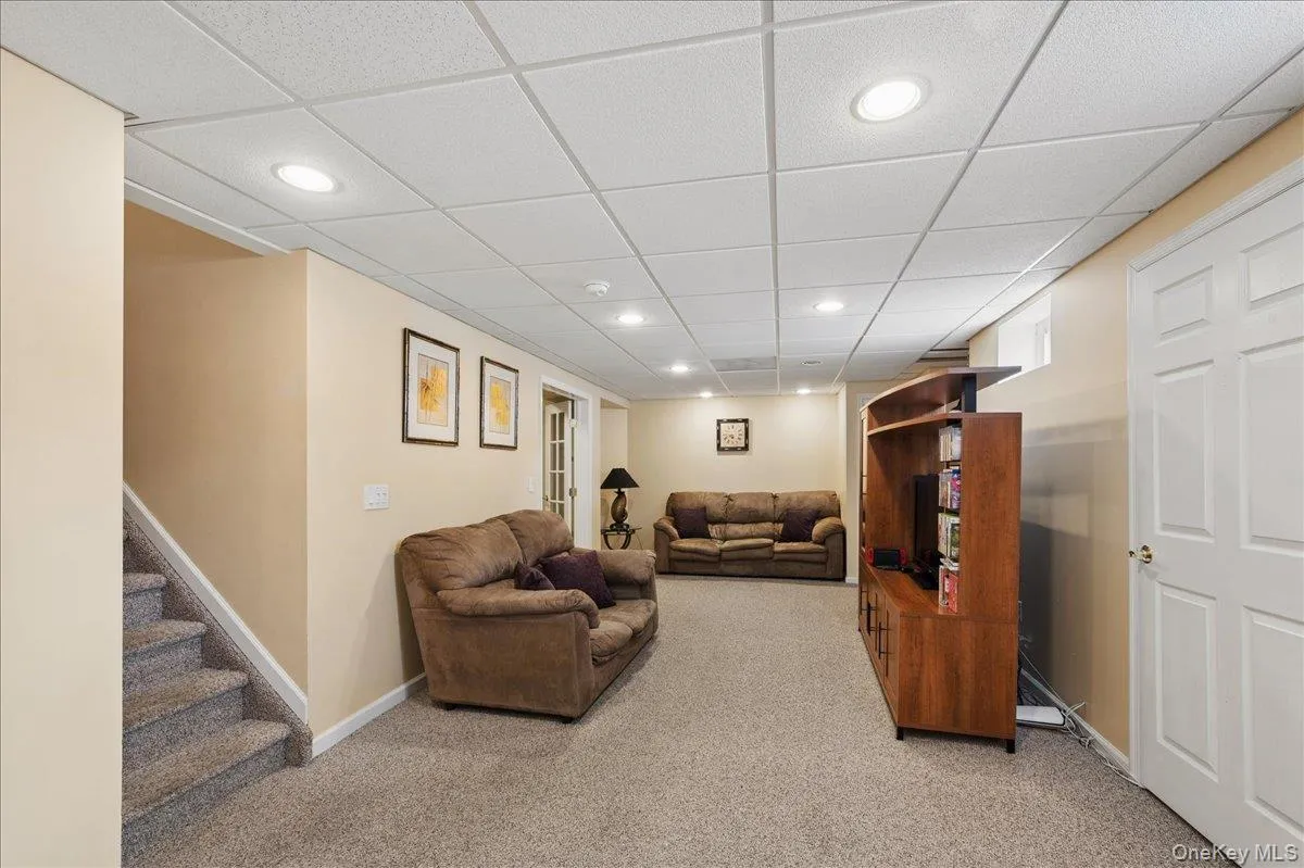 6 Arborvitae Lane, Brookhaven, NY, 5 Bedrooms Bedrooms, 10 Rooms Rooms,2 BathroomsBathrooms,Residential,For Rent,Arborvitae,0,1025846 6 Arborvitae Lane, Brookhaven, NY, 5 Bedrooms Bedrooms, 10 Rooms Rooms,2 BathroomsBathrooms,Residential,For Rent,Arborvitae,0,1025846