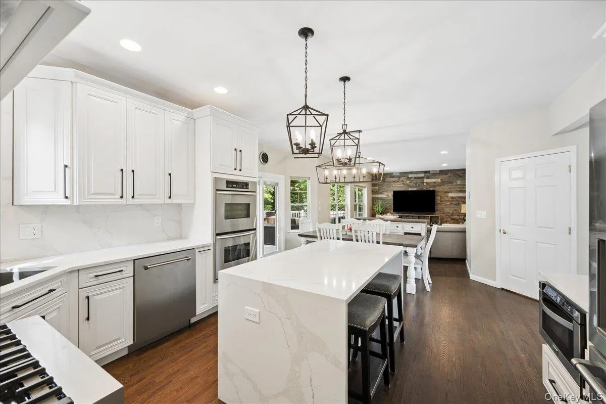 6 Arborvitae Lane, Brookhaven, NY, 5 Bedrooms Bedrooms, 10 Rooms Rooms,2 BathroomsBathrooms,Residential,For Rent,Arborvitae,0,1025846 6 Arborvitae Lane, Brookhaven, NY, 5 Bedrooms Bedrooms, 10 Rooms Rooms,2 BathroomsBathrooms,Residential,For Rent,Arborvitae,0,1025846