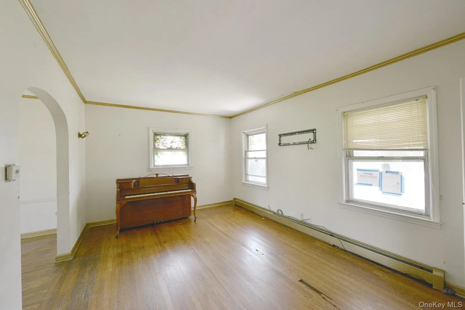 12007 225th Street, New York, NY, 3 Bedrooms Bedrooms, 7 Rooms Rooms,1 BathroomBathrooms,Residential,For Rent,225th,0,1025858 12007 225th Street, New York, NY, 3 Bedrooms Bedrooms, 7 Rooms Rooms,1 BathroomBathrooms,Residential,For Rent,225th,0,1025858