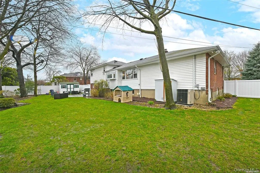 96 Phipps Lane, Oyster Bay, NY, 4 Bedrooms Bedrooms, 8 Rooms Rooms,2 BathroomsBathrooms,Residential Lease,For Rent,Phipps,0,1025863 96 Phipps Lane, Oyster Bay, NY, 4 Bedrooms Bedrooms, 8 Rooms Rooms,2 BathroomsBathrooms,Residential Lease,For Rent,Phipps,0,1025863