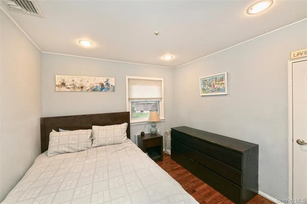 96 Phipps Lane, Oyster Bay, NY, 4 Bedrooms Bedrooms, 8 Rooms Rooms,2 BathroomsBathrooms,Residential Lease,For Rent,Phipps,0,1025863 96 Phipps Lane, Oyster Bay, NY, 4 Bedrooms Bedrooms, 8 Rooms Rooms,2 BathroomsBathrooms,Residential Lease,For Rent,Phipps,0,1025863