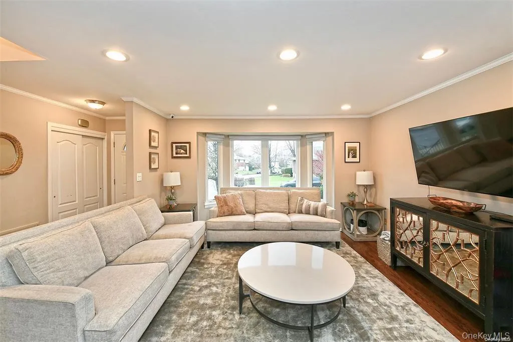 96 Phipps Lane, Oyster Bay, NY, 4 Bedrooms Bedrooms, 8 Rooms Rooms,2 BathroomsBathrooms,Residential Lease,For Rent,Phipps,0,1025863 96 Phipps Lane, Oyster Bay, NY, 4 Bedrooms Bedrooms, 8 Rooms Rooms,2 BathroomsBathrooms,Residential Lease,For Rent,Phipps,0,1025863