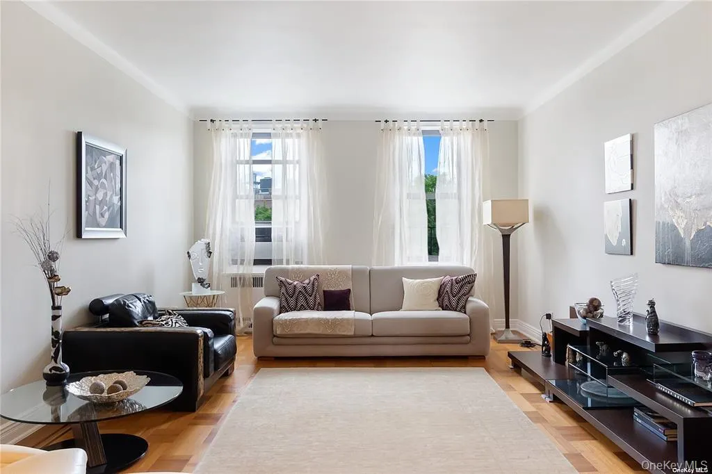 84-51 Beverly Road, New York, NY, 1 Bedroom Bedrooms, 4 Rooms Rooms,1 BathroomBathrooms,Residential,For Rent,Beverly,0,1025864 84-51 Beverly Road, New York, NY, 1 Bedroom Bedrooms, 4 Rooms Rooms,1 BathroomBathrooms,Residential,For Rent,Beverly,0,1025864