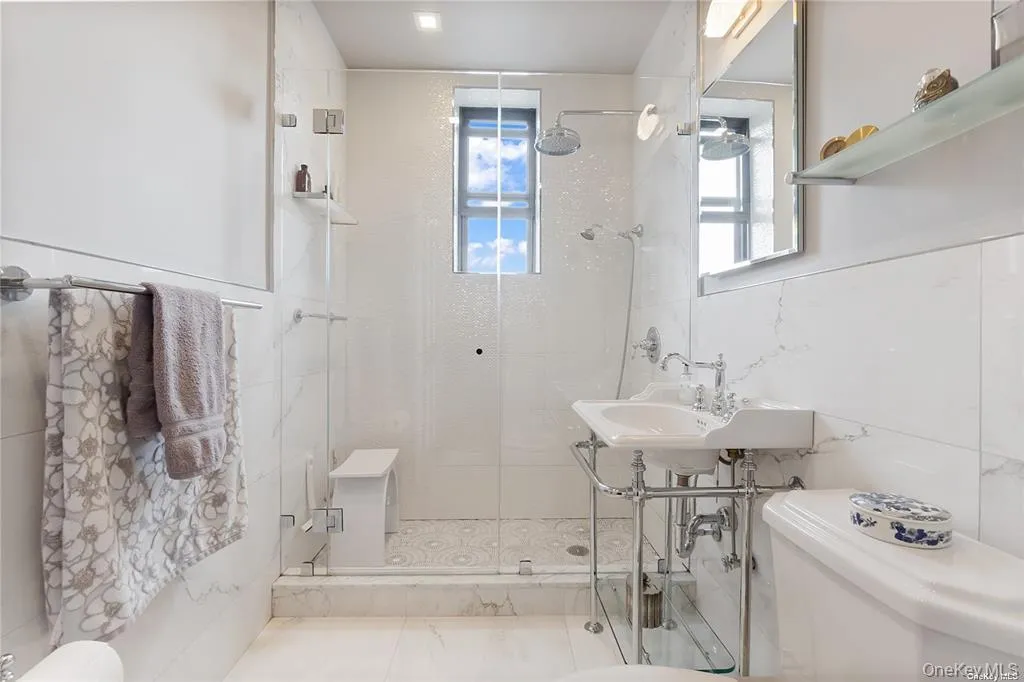 84-51 Beverly Road, New York, NY, 1 Bedroom Bedrooms, 4 Rooms Rooms,1 BathroomBathrooms,Residential,For Rent,Beverly,0,1025864 84-51 Beverly Road, New York, NY, 1 Bedroom Bedrooms, 4 Rooms Rooms,1 BathroomBathrooms,Residential,For Rent,Beverly,0,1025864