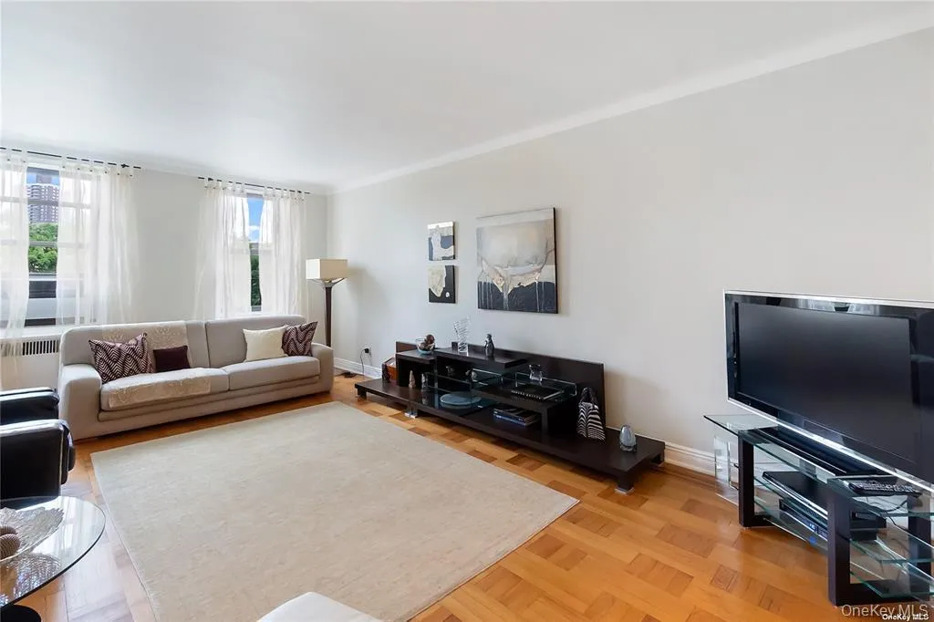 84-51 Beverly Road, New York, NY, 1 Bedroom Bedrooms, 4 Rooms Rooms,1 BathroomBathrooms,Residential,For Rent,Beverly,0,1025864 84-51 Beverly Road, New York, NY, 1 Bedroom Bedrooms, 4 Rooms Rooms,1 BathroomBathrooms,Residential,For Rent,Beverly,0,1025864
