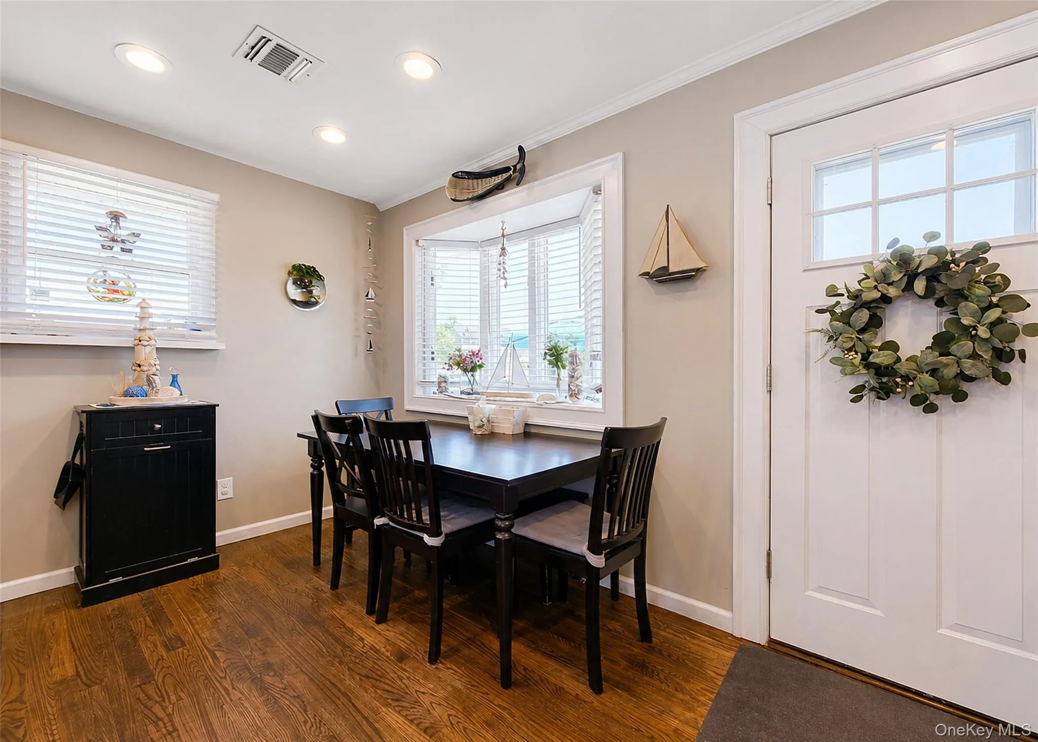 8 Harrison Street, Brookhaven, NY, 3 Bedrooms Bedrooms, 5 Rooms Rooms,1 BathroomBathrooms,Residential,For Rent,Harrison,0,1025868 8 Harrison Street, Brookhaven, NY, 3 Bedrooms Bedrooms, 5 Rooms Rooms,1 BathroomBathrooms,Residential,For Rent,Harrison,0,1025868