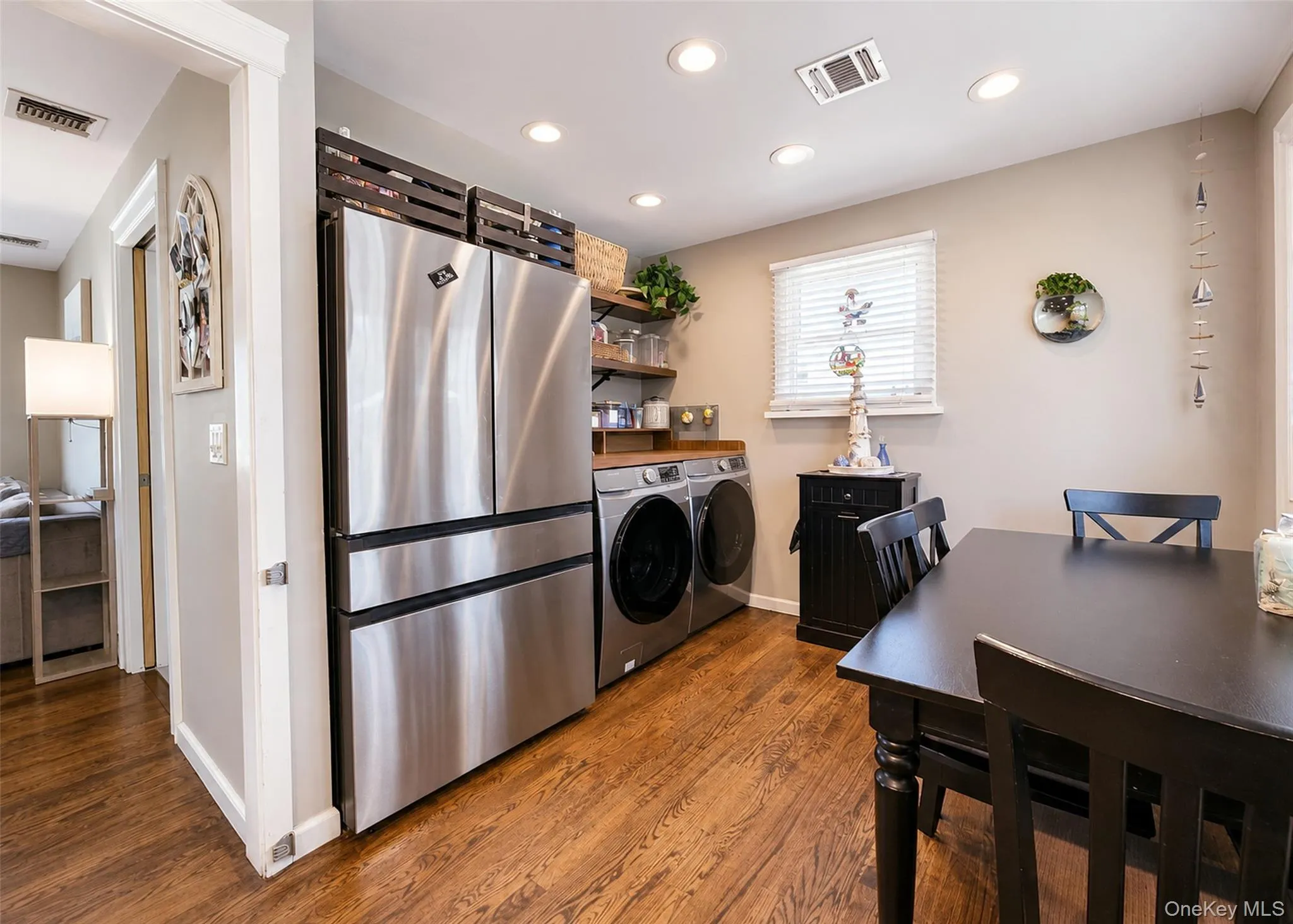 8 Harrison Street, Brookhaven, NY, 3 Bedrooms Bedrooms, 5 Rooms Rooms,1 BathroomBathrooms,Residential,For Rent,Harrison,0,1025868 8 Harrison Street, Brookhaven, NY, 3 Bedrooms Bedrooms, 5 Rooms Rooms,1 BathroomBathrooms,Residential,For Rent,Harrison,0,1025868