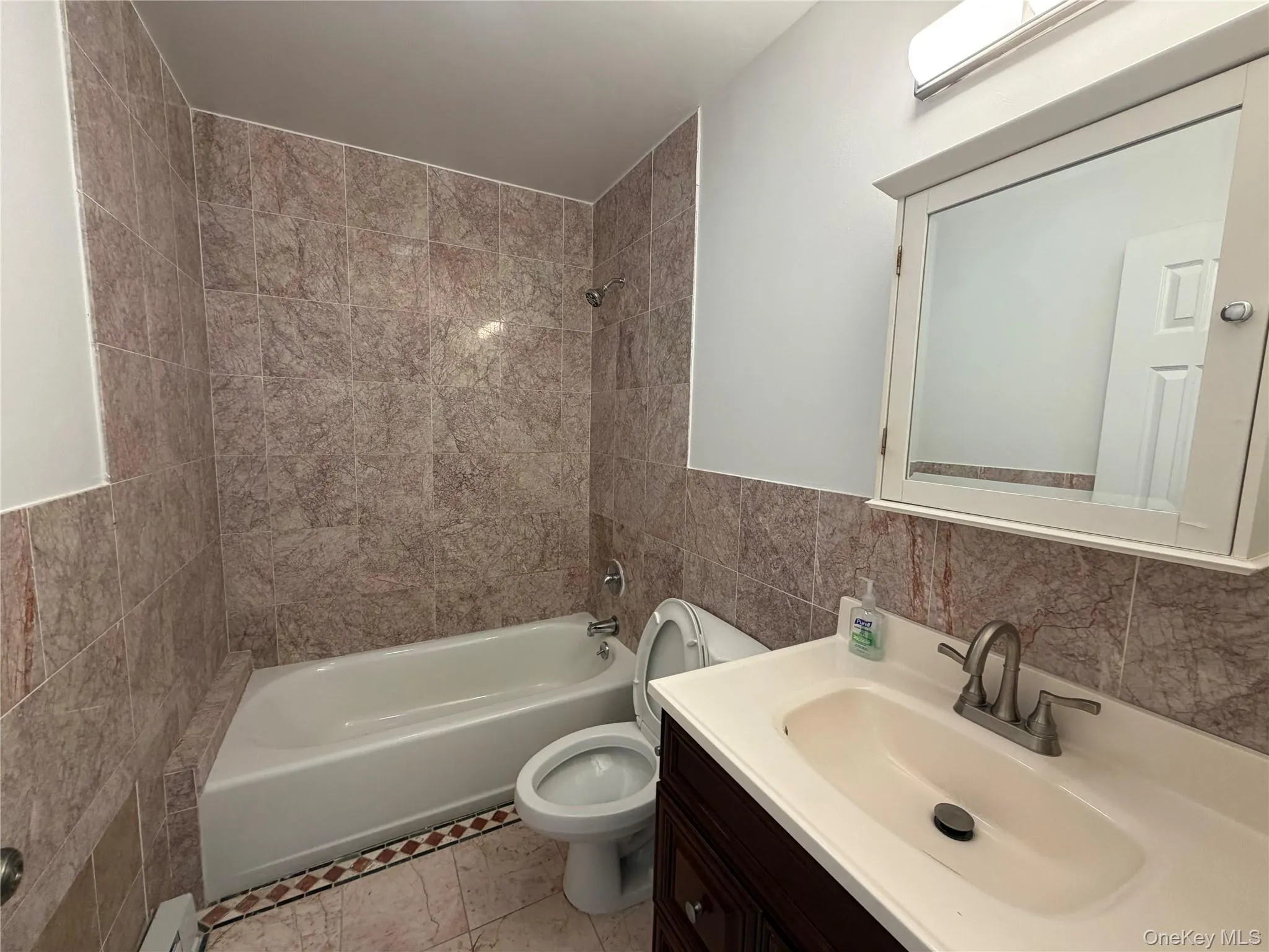 182 Ashford Avenue, Greenburgh, NY, 3 Bedrooms Bedrooms, 5 Rooms Rooms,2 BathroomsBathrooms,Residential Lease,For Rent,Ashford,0,1025875 182 Ashford Avenue, Greenburgh, NY, 3 Bedrooms Bedrooms, 5 Rooms Rooms,2 BathroomsBathrooms,Residential Lease,For Rent,Ashford,0,1025875