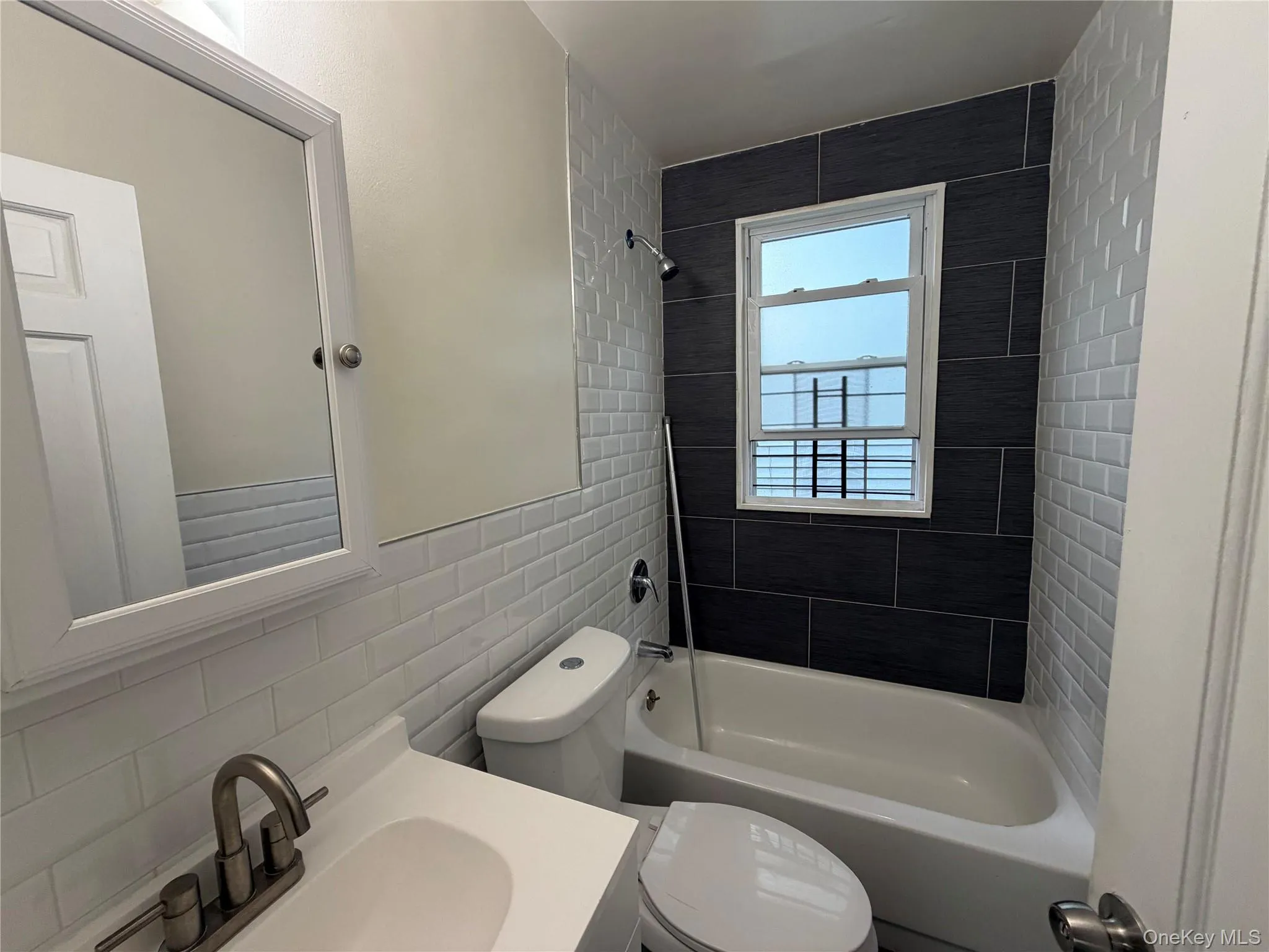 182 Ashford Avenue, Greenburgh, NY, 3 Bedrooms Bedrooms, 5 Rooms Rooms,2 BathroomsBathrooms,Residential Lease,For Rent,Ashford,0,1025875 182 Ashford Avenue, Greenburgh, NY, 3 Bedrooms Bedrooms, 5 Rooms Rooms,2 BathroomsBathrooms,Residential Lease,For Rent,Ashford,0,1025875