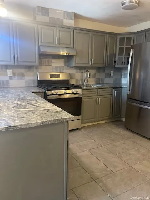 4026 Lowerre Place, New York, NY, 3 Bedrooms Bedrooms, 5 Rooms Rooms,1 BathroomBathrooms,Residential Lease,For Rent,Lowerre,0,1025878 4026 Lowerre Place, New York, NY, 3 Bedrooms Bedrooms, 5 Rooms Rooms,1 BathroomBathrooms,Residential Lease,For Rent,Lowerre,0,1025878
