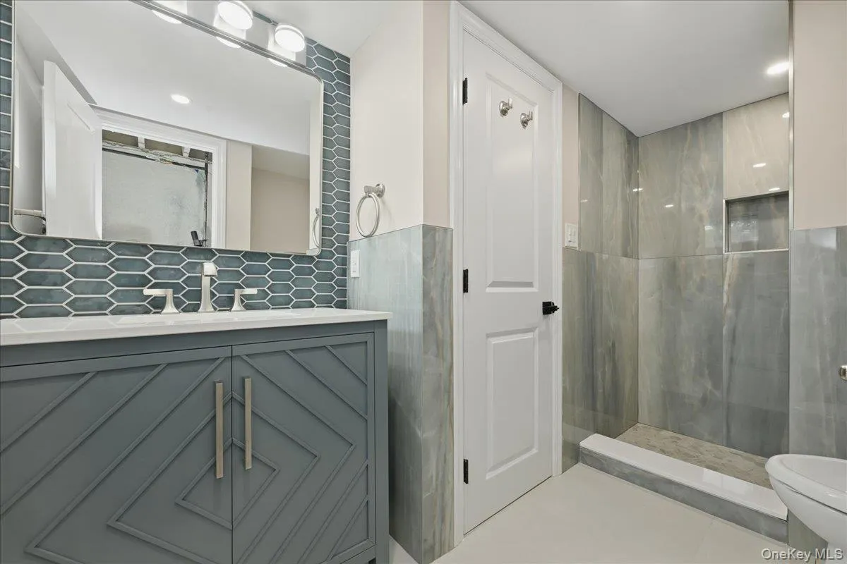 616 Harless Place, Hempstead, NY, 5 Bedrooms Bedrooms, 9 Rooms Rooms,4 BathroomsBathrooms,Residential,For Rent,Harless,0,1025880 616 Harless Place, Hempstead, NY, 5 Bedrooms Bedrooms, 9 Rooms Rooms,4 BathroomsBathrooms,Residential,For Rent,Harless,0,1025880