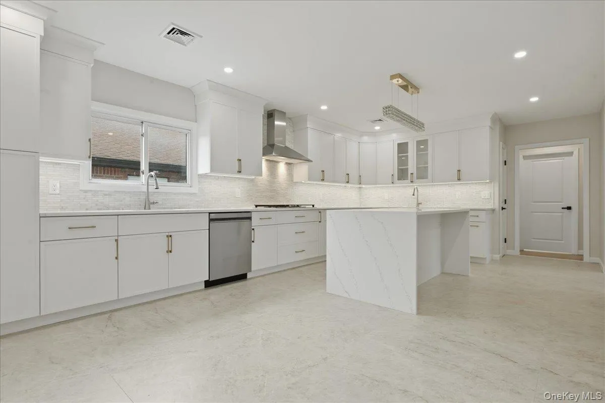 616 Harless Place, Hempstead, NY, 5 Bedrooms Bedrooms, 9 Rooms Rooms,4 BathroomsBathrooms,Residential,For Rent,Harless,0,1025880 616 Harless Place, Hempstead, NY, 5 Bedrooms Bedrooms, 9 Rooms Rooms,4 BathroomsBathrooms,Residential,For Rent,Harless,0,1025880