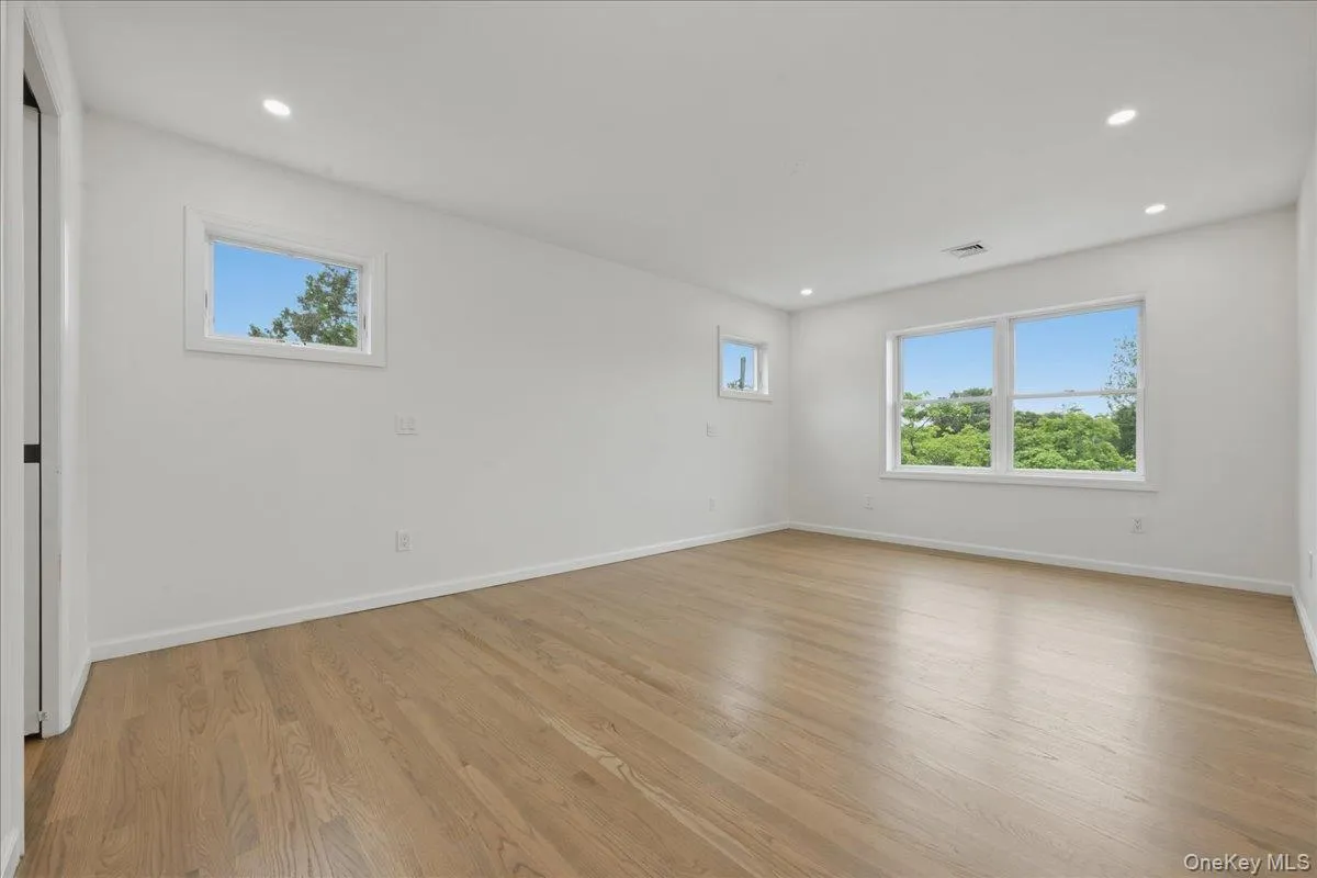 616 Harless Place, Hempstead, NY, 5 Bedrooms Bedrooms, 9 Rooms Rooms,4 BathroomsBathrooms,Residential,For Rent,Harless,0,1025880 616 Harless Place, Hempstead, NY, 5 Bedrooms Bedrooms, 9 Rooms Rooms,4 BathroomsBathrooms,Residential,For Rent,Harless,0,1025880
