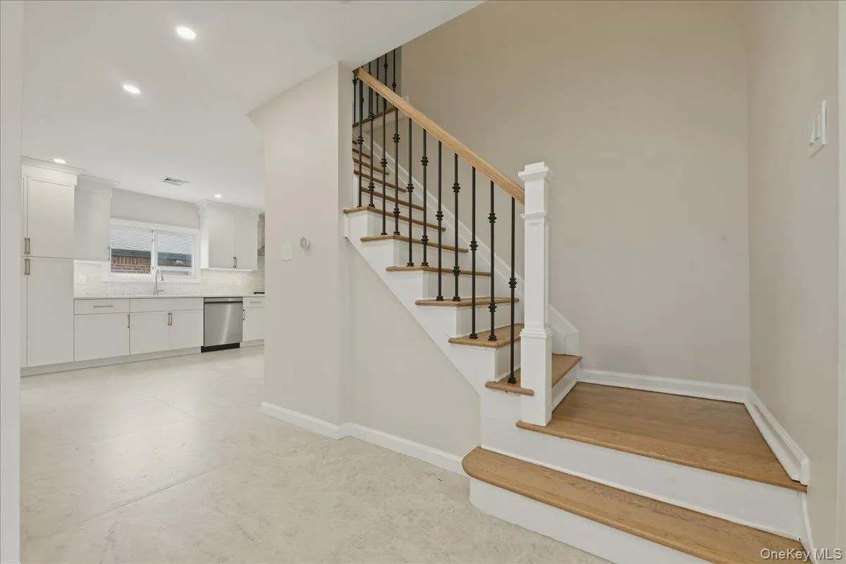 616 Harless Place, Hempstead, NY, 5 Bedrooms Bedrooms, 9 Rooms Rooms,4 BathroomsBathrooms,Residential,For Rent,Harless,0,1025880 616 Harless Place, Hempstead, NY, 5 Bedrooms Bedrooms, 9 Rooms Rooms,4 BathroomsBathrooms,Residential,For Rent,Harless,0,1025880