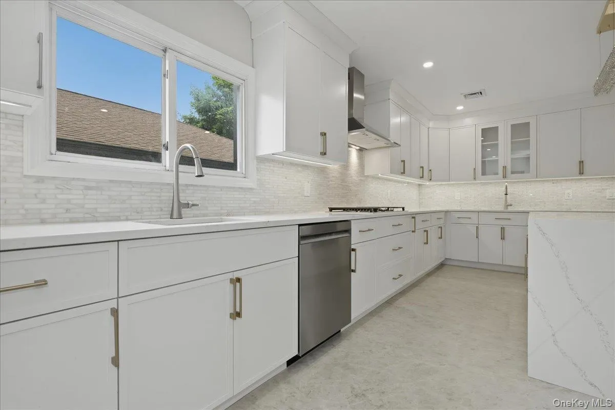 616 Harless Place, Hempstead, NY, 5 Bedrooms Bedrooms, 9 Rooms Rooms,4 BathroomsBathrooms,Residential,For Rent,Harless,0,1025880 616 Harless Place, Hempstead, NY, 5 Bedrooms Bedrooms, 9 Rooms Rooms,4 BathroomsBathrooms,Residential,For Rent,Harless,0,1025880