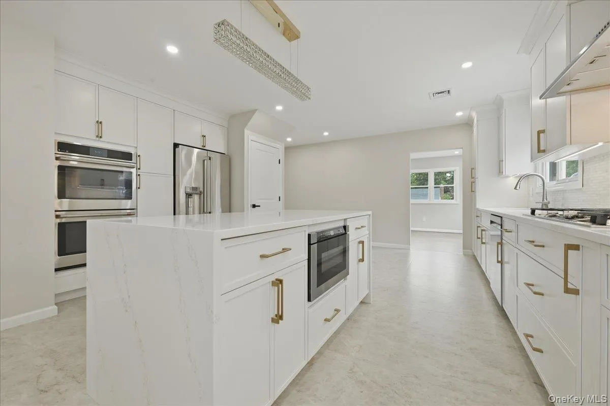 616 Harless Place, Hempstead, NY, 5 Bedrooms Bedrooms, 9 Rooms Rooms,4 BathroomsBathrooms,Residential,For Rent,Harless,0,1025880 616 Harless Place, Hempstead, NY, 5 Bedrooms Bedrooms, 9 Rooms Rooms,4 BathroomsBathrooms,Residential,For Rent,Harless,0,1025880