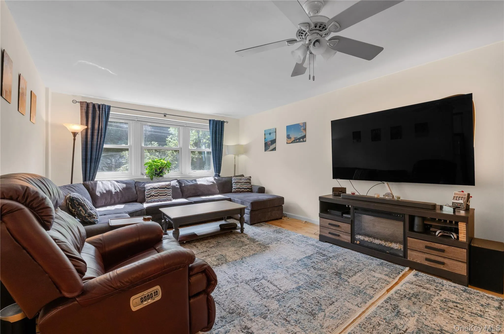 32 Pearsall Avenue, Glen Cove, NY, 1 Bedroom Bedrooms, 4 Rooms Rooms,1 BathroomBathrooms,Residential,For Rent,Pearsall,0,1025890 32 Pearsall Avenue, Glen Cove, NY, 1 Bedroom Bedrooms, 4 Rooms Rooms,1 BathroomBathrooms,Residential,For Rent,Pearsall,0,1025890