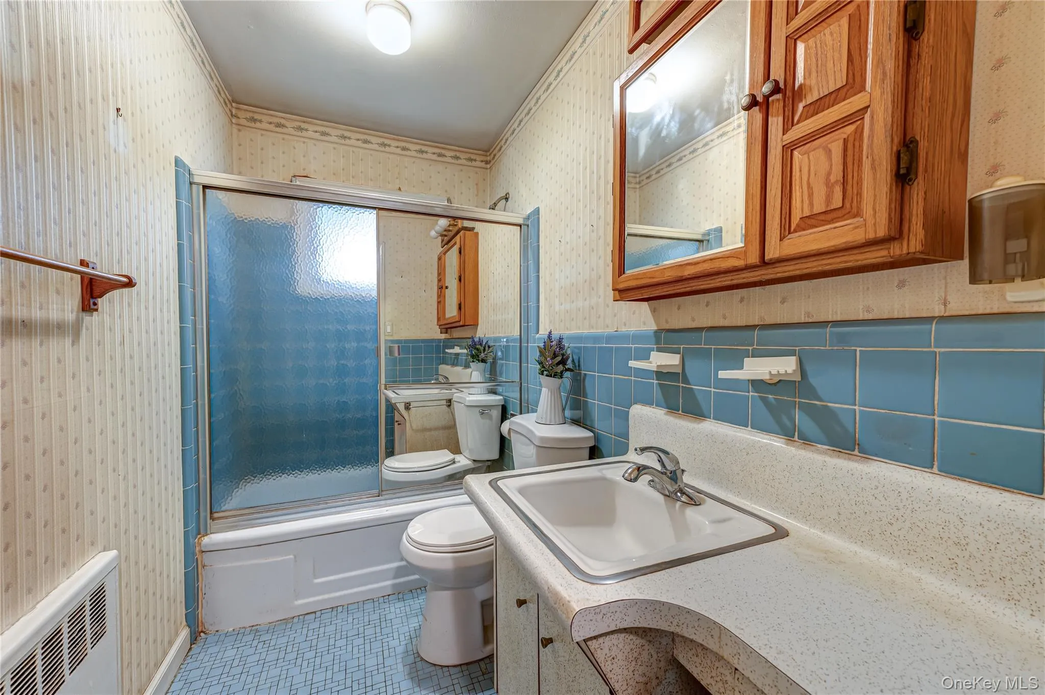 380 Gates Avenue, Babylon, NY, 4 Bedrooms Bedrooms, 7 Rooms Rooms,1 BathroomBathrooms,Residential,For Rent,Gates,0,1025897 380 Gates Avenue, Babylon, NY, 4 Bedrooms Bedrooms, 7 Rooms Rooms,1 BathroomBathrooms,Residential,For Rent,Gates,0,1025897