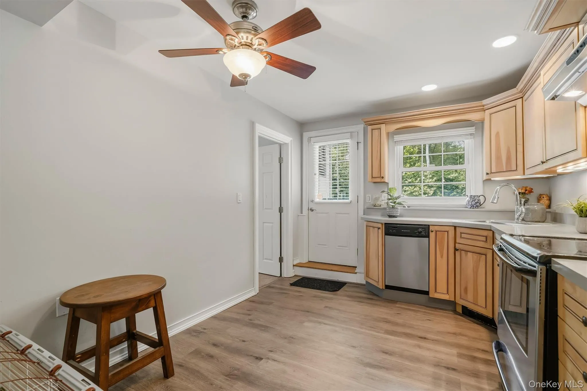 12 Little Brook Lane, Clarkstown, NY, 6 Bedrooms Bedrooms, 14 Rooms Rooms,3 BathroomsBathrooms,Residential,For Rent,Little Brook,0,1025900 12 Little Brook Lane, Clarkstown, NY, 6 Bedrooms Bedrooms, 14 Rooms Rooms,3 BathroomsBathrooms,Residential,For Rent,Little Brook,0,1025900