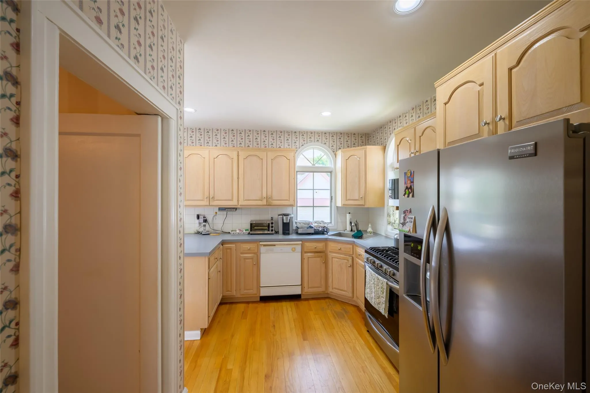 270 Bedell Terrace, Hempstead, NY, 3 Bedrooms Bedrooms, 9 Rooms Rooms,1 BathroomBathrooms,Residential,For Rent,Bedell,0,1025901 270 Bedell Terrace, Hempstead, NY, 3 Bedrooms Bedrooms, 9 Rooms Rooms,1 BathroomBathrooms,Residential,For Rent,Bedell,0,1025901