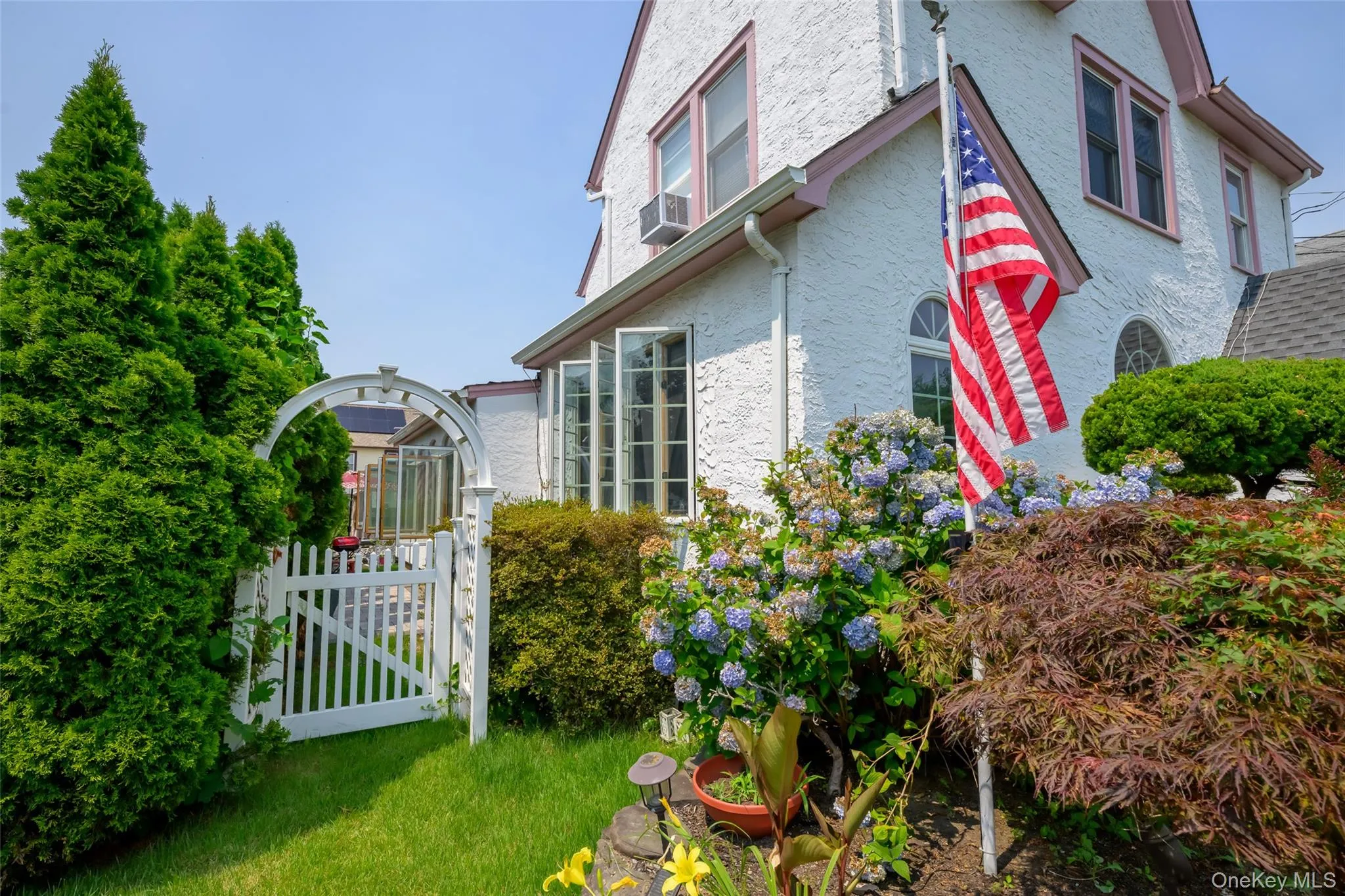 270 Bedell Terrace, Hempstead, NY, 3 Bedrooms Bedrooms, 9 Rooms Rooms,1 BathroomBathrooms,Residential,For Rent,Bedell,0,1025901 270 Bedell Terrace, Hempstead, NY, 3 Bedrooms Bedrooms, 9 Rooms Rooms,1 BathroomBathrooms,Residential,For Rent,Bedell,0,1025901