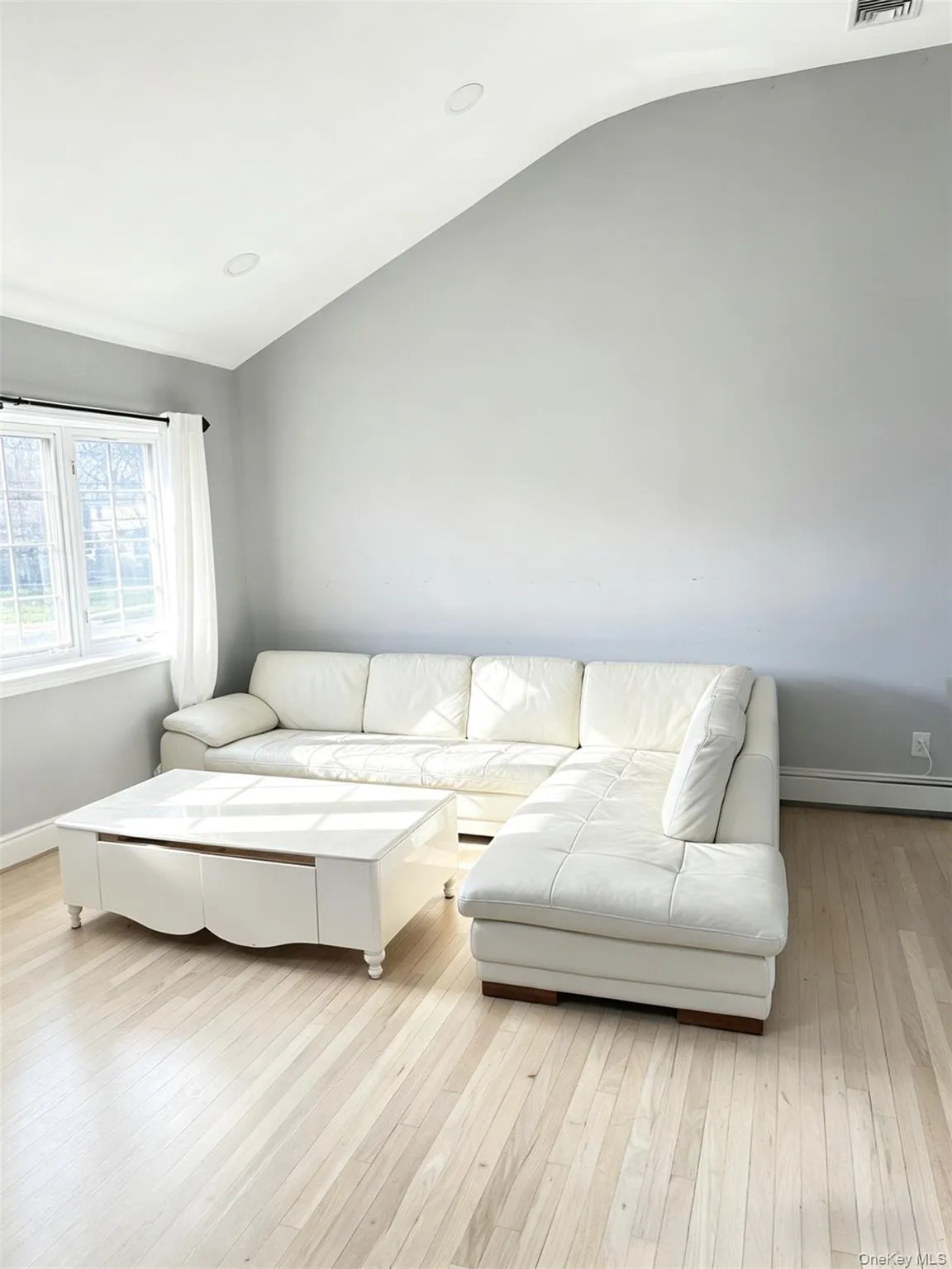249 Bayport Avenue, Islip, NY, 4 Bedrooms Bedrooms, 6 Rooms Rooms,2 BathroomsBathrooms,Residential,For Rent,Bayport,0,1025909 249 Bayport Avenue, Islip, NY, 4 Bedrooms Bedrooms, 6 Rooms Rooms,2 BathroomsBathrooms,Residential,For Rent,Bayport,0,1025909