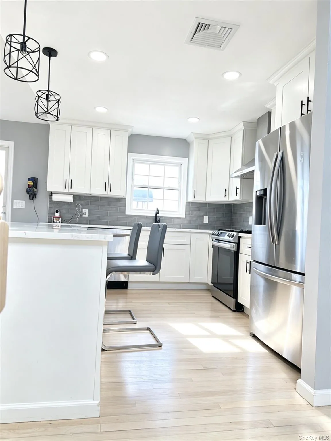 249 Bayport Avenue, Islip, NY, 4 Bedrooms Bedrooms, 6 Rooms Rooms,2 BathroomsBathrooms,Residential,For Rent,Bayport,0,1025909 249 Bayport Avenue, Islip, NY, 4 Bedrooms Bedrooms, 6 Rooms Rooms,2 BathroomsBathrooms,Residential,For Rent,Bayport,0,1025909
