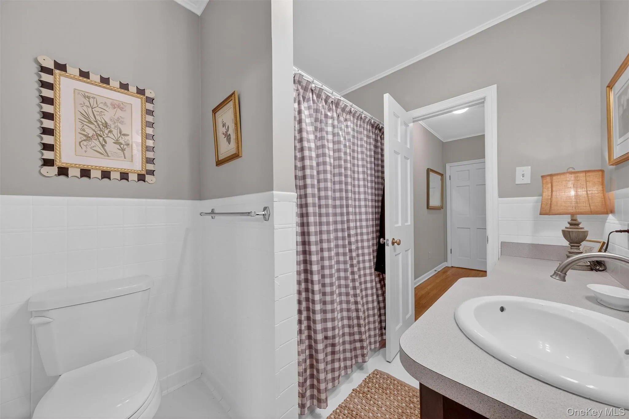 Full bath on main floor Full bath on main floor