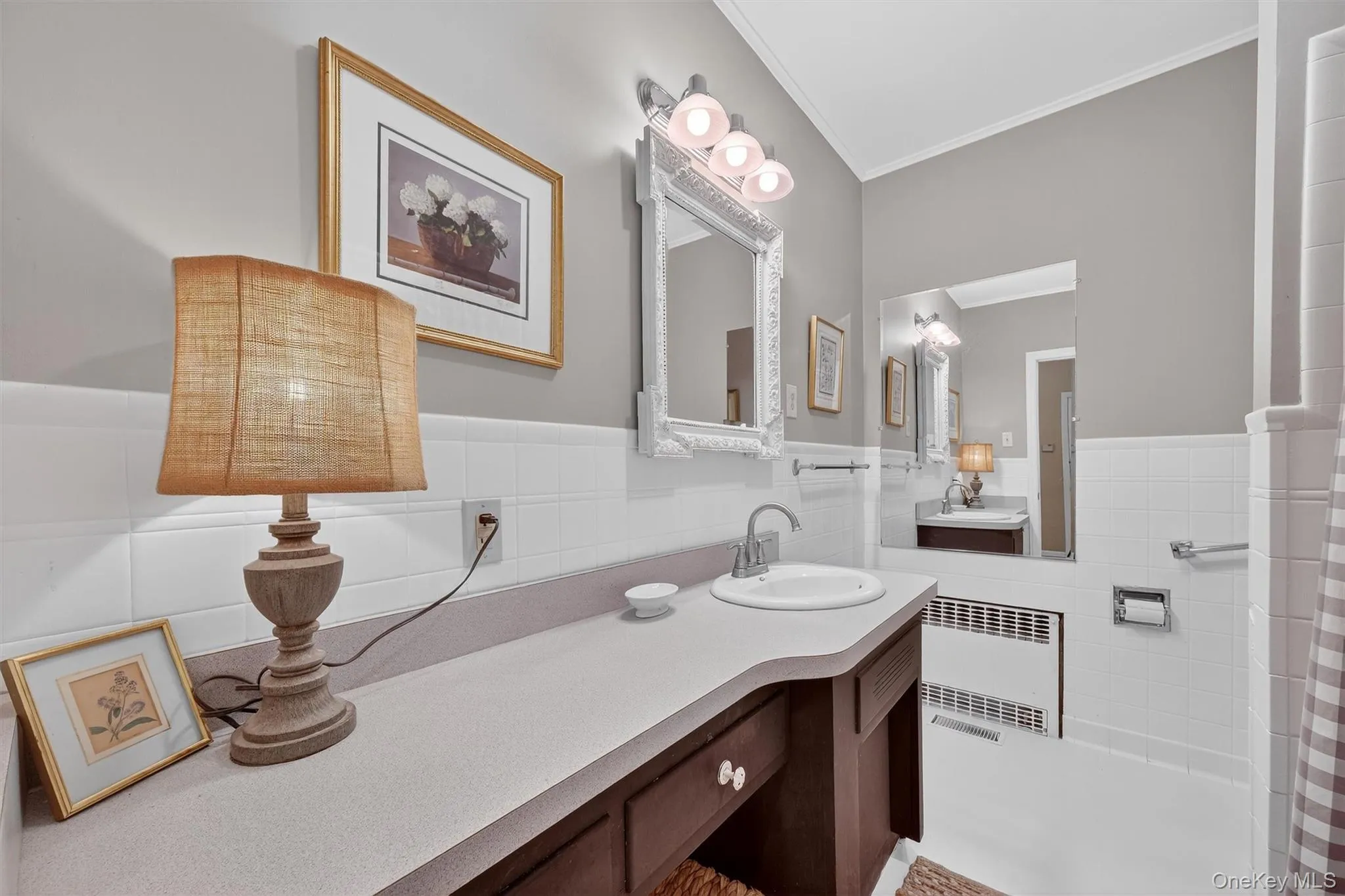 Full bath on main floor Full bath on main floor