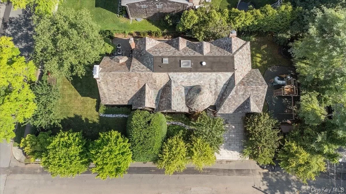 17 Sutton Place, Hempstead, NY, 8 Bedrooms Bedrooms, 19 Rooms Rooms,9 BathroomsBathrooms,Residential,For Rent,Sutton,0,1025922 17 Sutton Place, Hempstead, NY, 8 Bedrooms Bedrooms, 19 Rooms Rooms,9 BathroomsBathrooms,Residential,For Rent,Sutton,0,1025922